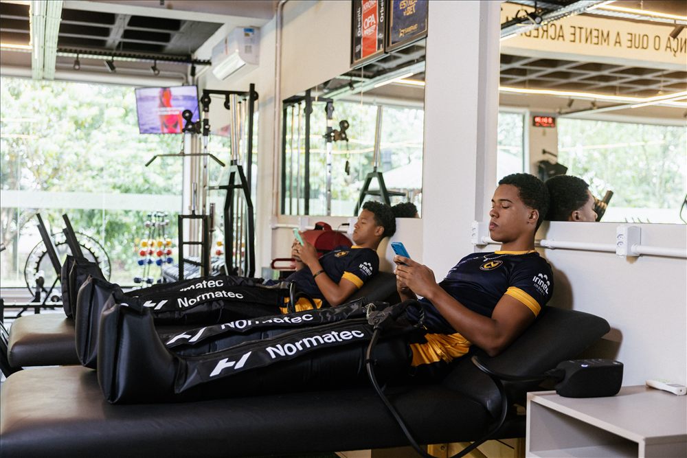 Atleta usando Normatec